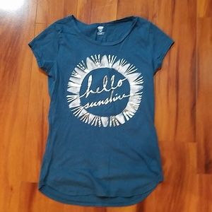 3 Girls Old Navy graphic tshirts